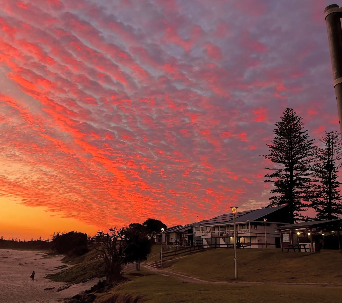 SUNSET IN BYRON BAY